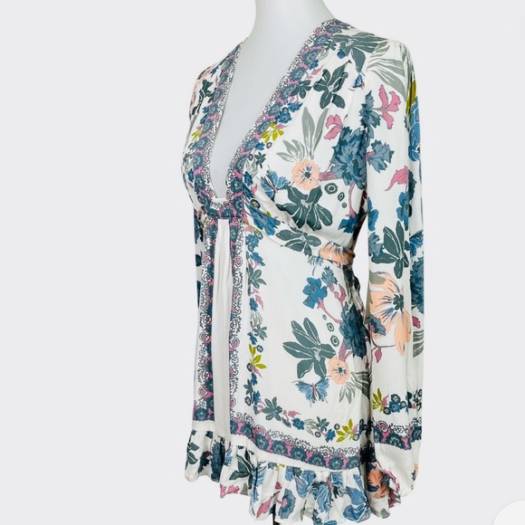 Free People 70’s vibe Multicolor Floral Blouse Tie in front or back. Size 10 - Picture 4 of 8